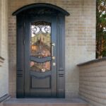 Деревянные двери со стеклопакетом